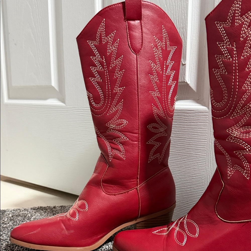 Amazon Red Women's Western Heeled Cowboy Boots with Contrast Stitching - Picture 5 of 5